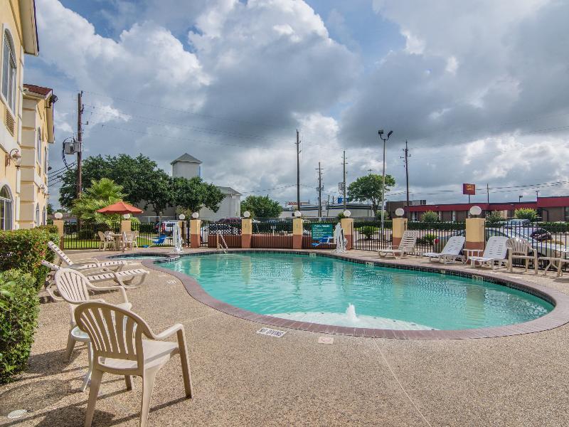 Quality Suites North Houston - Spring Exterior photo