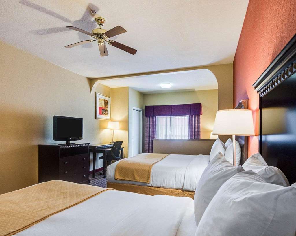 Quality Suites North Houston - Spring Room photo