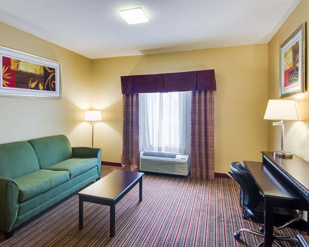 Quality Suites North Houston - Spring Room photo